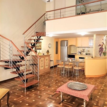 Casa Alexandra In Centro E A Pochi Passi Dal Mare Apartment Imperia Luaran gambar